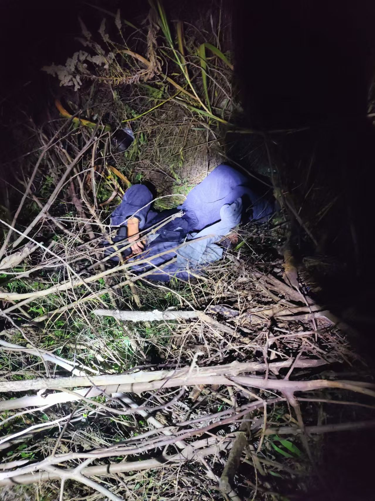 武汉江夏:八旬老人外出走失,多亏身上有“智能装备”(图1) 武汉江夏:八旬老人外出走失,多亏身上有“智能装备”(图1)